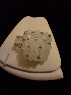Bague cube en cristal de swarovski blanche.