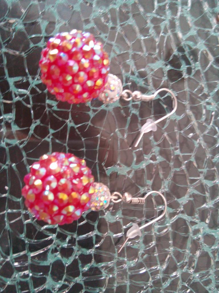 Les boucles d'oreilles de Carole.