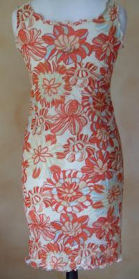 Robe en voile lycra fleurie.