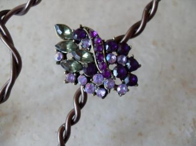 Parure en métal couleur bronze- pendentif strass multicolore