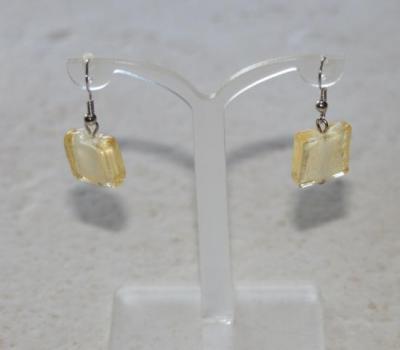 Parure carrés de verre orangé, collier-boucles.