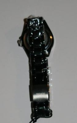 Montre ronde Sinobi, métal et strass.