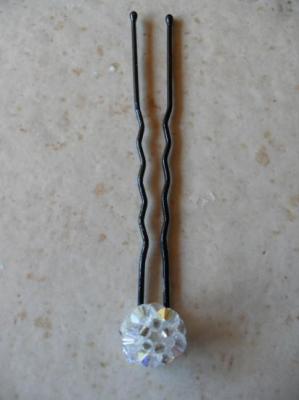 Epingles cheveux fleurs blanches cristal de swarovski.