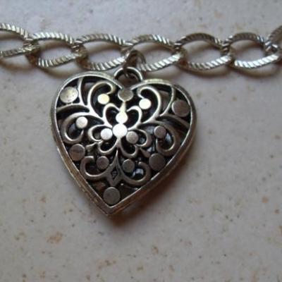 Bracelet chaîne argent et coeur.