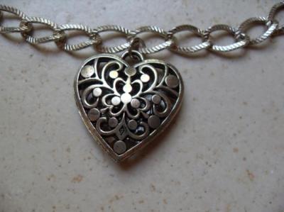 Bracelet chaîne argent et coeur.
