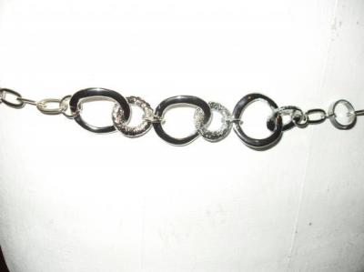 Ceinture-bijou, maillons entrelacés, cercles métal et pompons