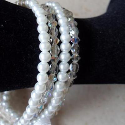 Bracelet blanc 4 rangs de perles , cristal de swarovski, collection 
