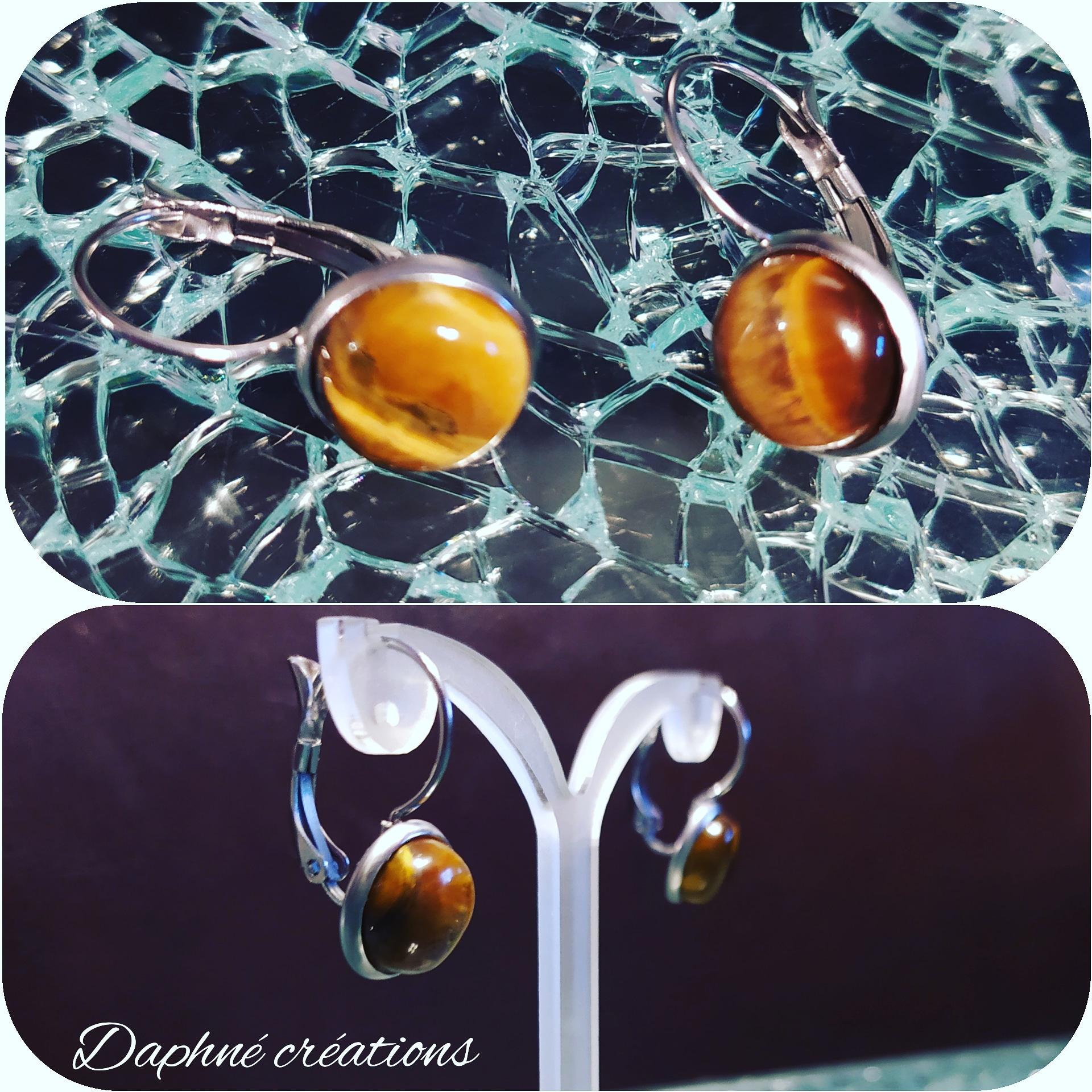 Boucles d'oreilles dormeuses et cabochon oeil du tigre.