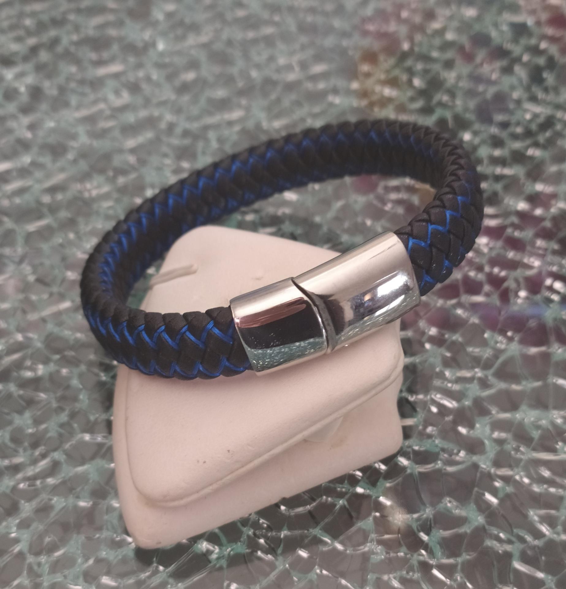 bracelet tressé cuir noir et bleu