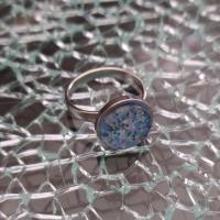 bague bleu, cabochon de verre et paillettes