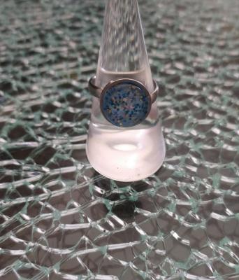 Bague cabochon verre bleu et paillettes
