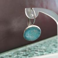 Boucles d'oreilles cabochon de verre rond bleu et paillettes