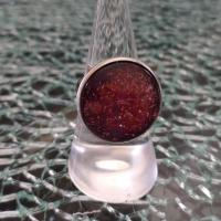 Bague cabochon verre prune et paillettes