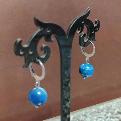 Boucles d'oreilles acier inoxydable et agate bleue.