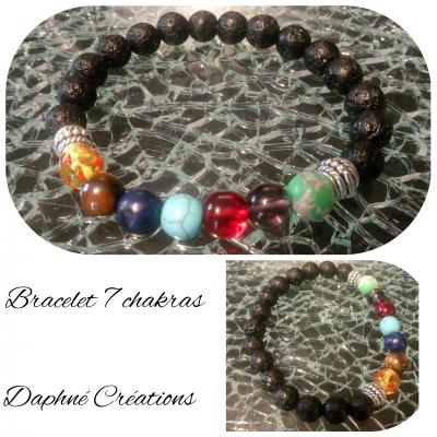 Bracelet noir, perles de lave et perles 7 chakras