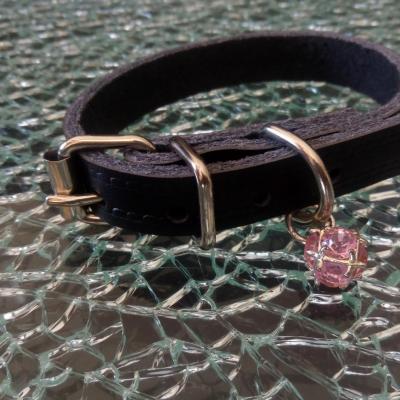 Collier chien, chiot, chat, cuir noir et perle strass rose