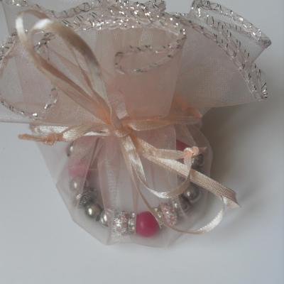 Bracelet rose, perles lampwork verre, métal, résine, strass et  fermoir mousqueton argenté.