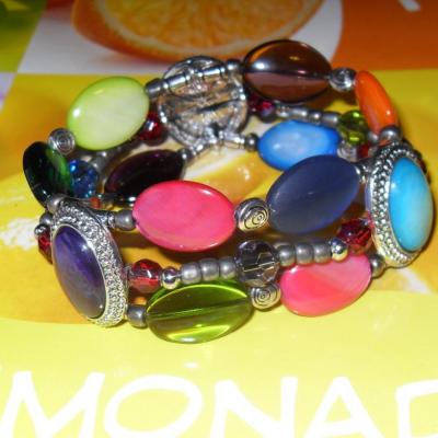 Bracelet multicolore, 3 rangs de perles, métal, cristal et cabochons.