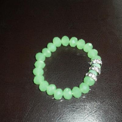 Bracelet cristal vert opale et strass blanc.