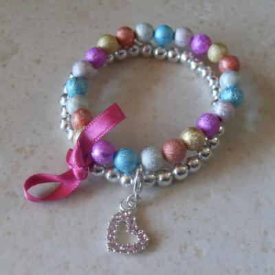 Bracelet perles multicolores-turquoise-argenté, ruban et son charm's coeur strass.