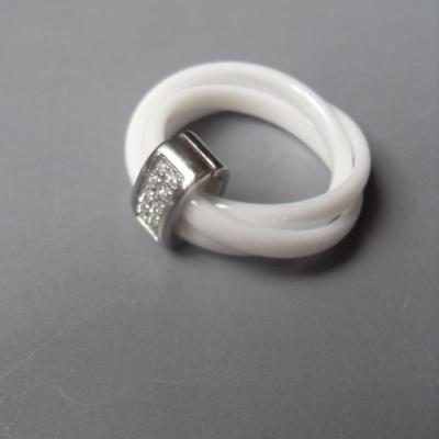 Bague 3 anneaux céramique blanc, argent et strass.